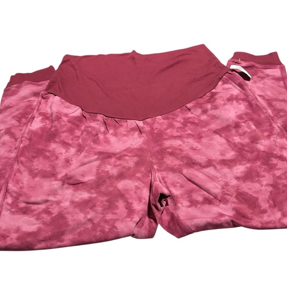 Old Navy Dresses & Skirts - Old Navy Rose Maternity Leggings